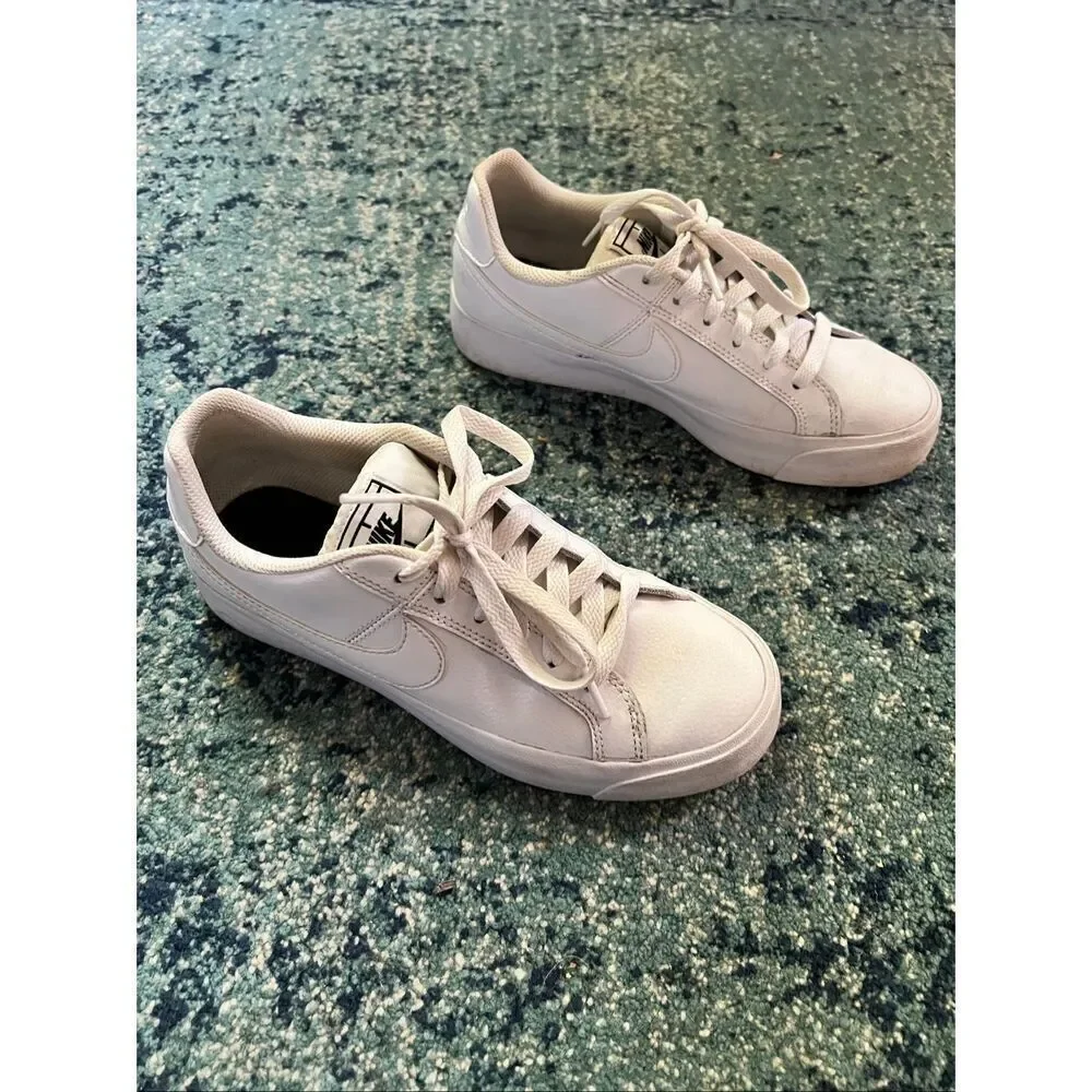 Nike Court Royale AC Athletic Sneaker Size 5.5 Style AO2810-102